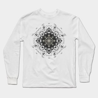 Bee on a sunflower Long Sleeve T-Shirt